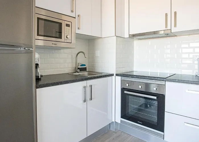 Torre Verde - Free Parking - Swimming Pool - Sea View - By Bedzy