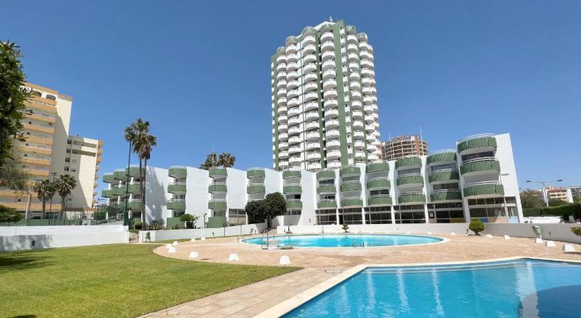 Apartment Torre - Free Parking - Swimming Pool - Sea View - By Bedzy